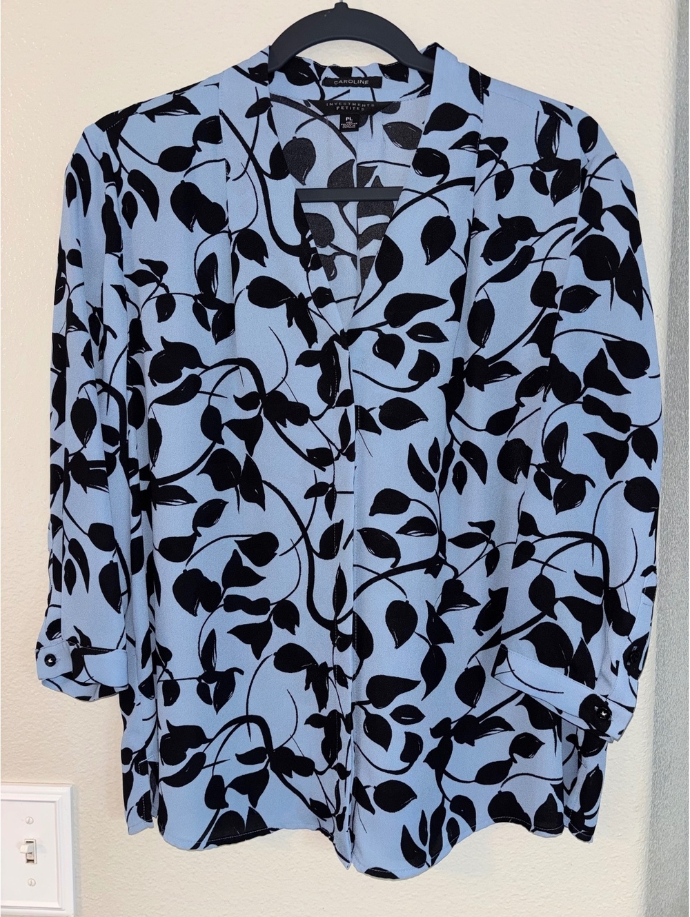Investments Petites Caroline Blue & Black Leaf Print V-Neck Blouse Size PL
